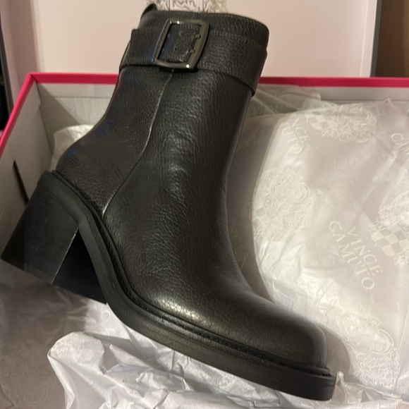NIB Vince Camuto Bembonie leather boot, onyx black, size 9.5 - Picture 2 of 8
